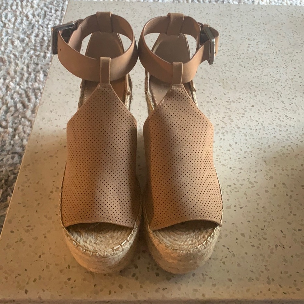 NWOT Marc Fisher wedges